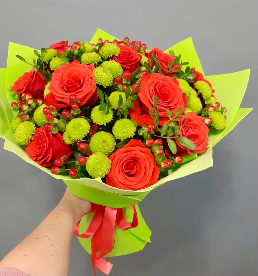 Букет цветов из: Хризантемы и Розы в Аксай