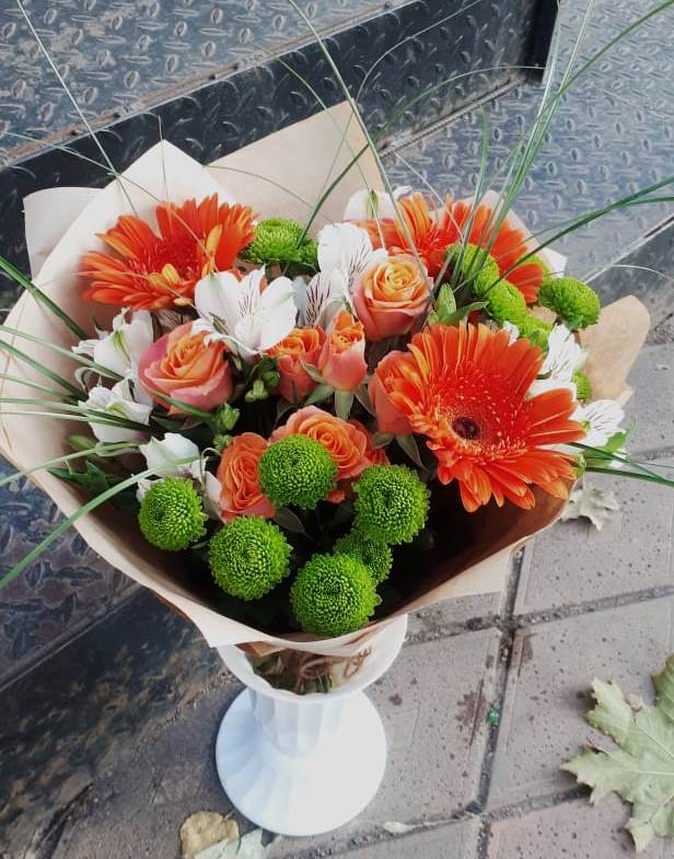 Букет цветов из: Герберы, Хризантемы, Альстромерии и Розы в Аксай