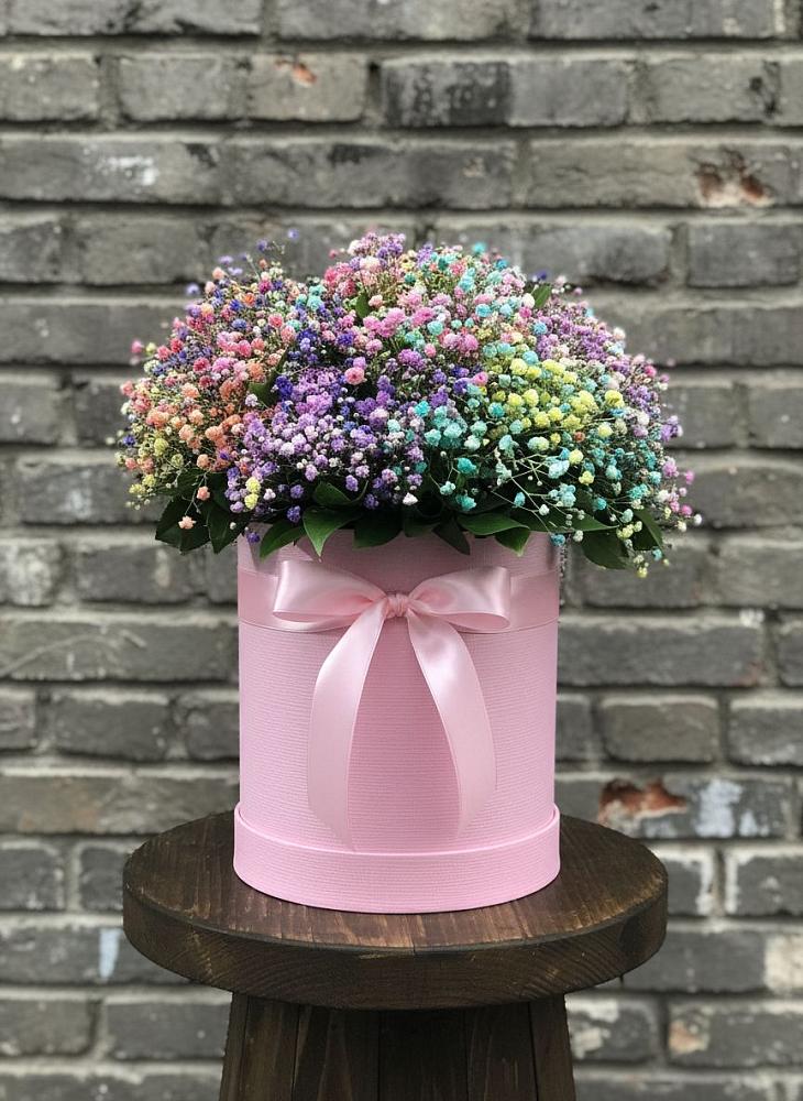 Цветочная композиция из Гипсофила и Розы в шляпной коробке в Аксай
