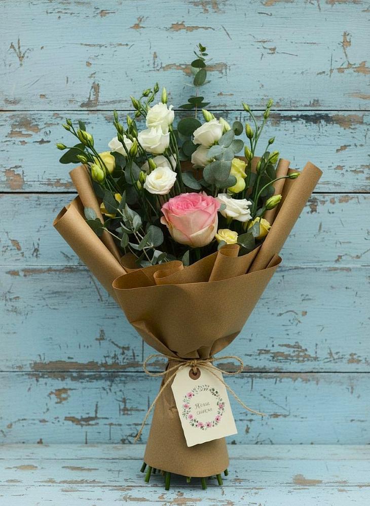 Букет цветов из: Розы и Лизиантусы в Аксай