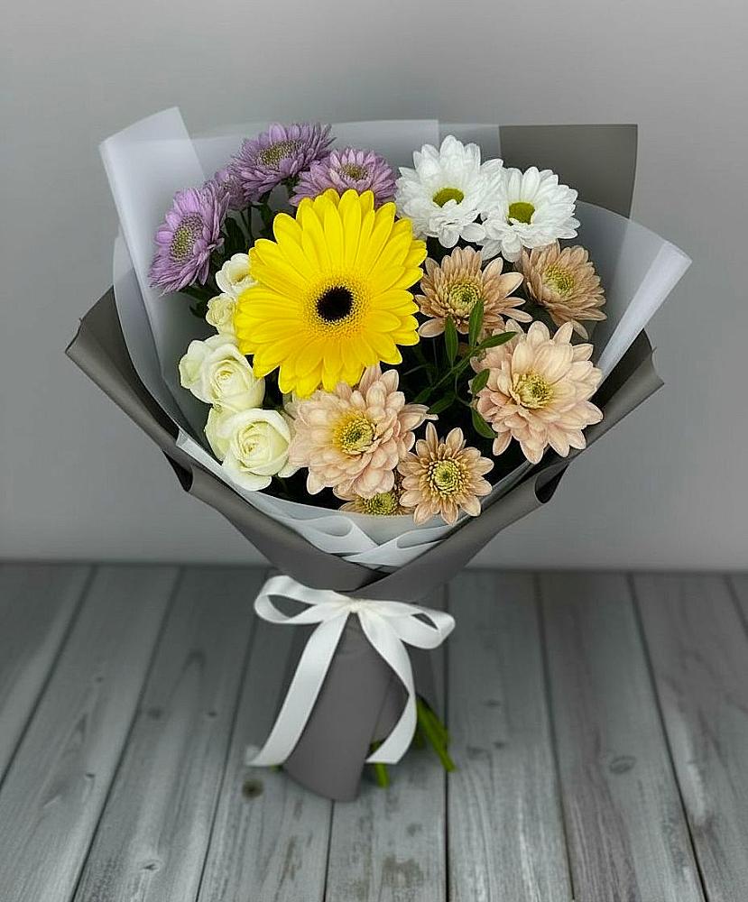 Букет цветов из: Розы, Герберы и Хризантемы в Аксай