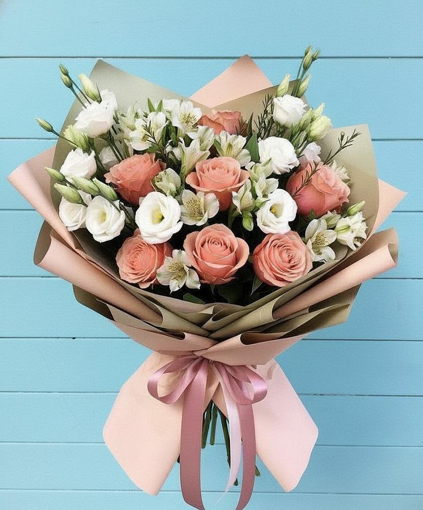 Букет цветов из: Розы, Альстромерии и Лизиантусы в Аксай