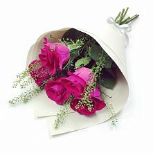 Букет цветов из:  Розы в Аксай