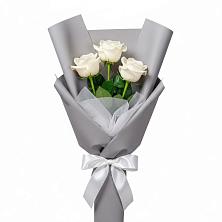 Букет 3 белые розы в Аксай
