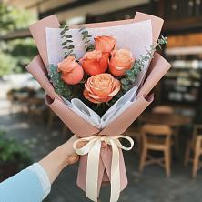 Букет цветов из:  Розы в Аксай