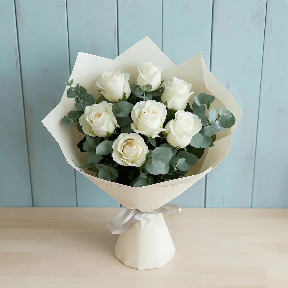 Букет Белые розы в Эвкалипте в Аксай