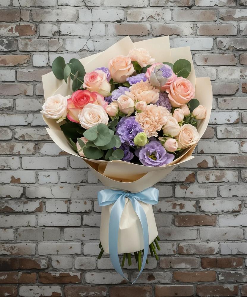 Букет цветов из: Розы, Лизиантусы и Гвоздики в Аксай