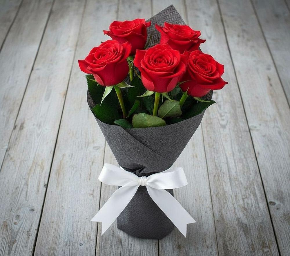 Букет 5 Красных роз Эдлесс Лав в Аксай