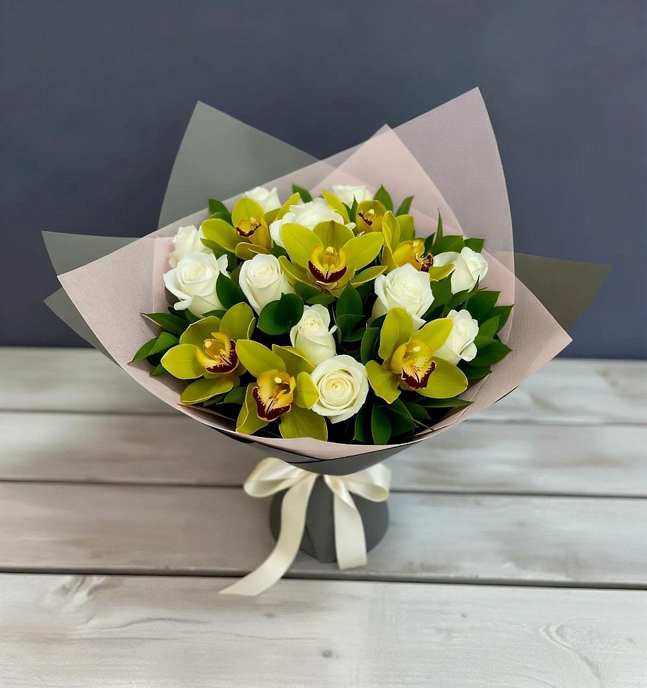 Букет цветов из: Орхидеи и Розы в Аксай