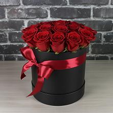 Цветочная композиция из Розы в шляпной коробке в Аксай