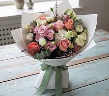 Букет цветов из:  Розы, Лизиантусы и Гвоздики в Аксай