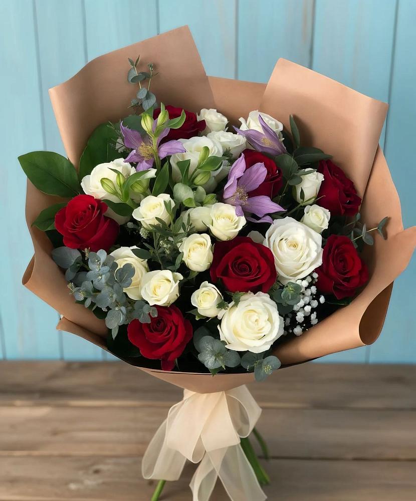 Букет цветов из: Розы и Альстромерии в Аксай